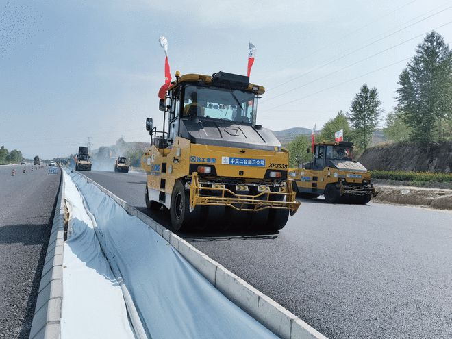 一條&ldquo;土鄉(xiāng)路&rdquo;承載的新愿景--聚焦西寧至互助一級(jí)公路擴(kuò)能改造工程現(xiàn)場(chǎng)